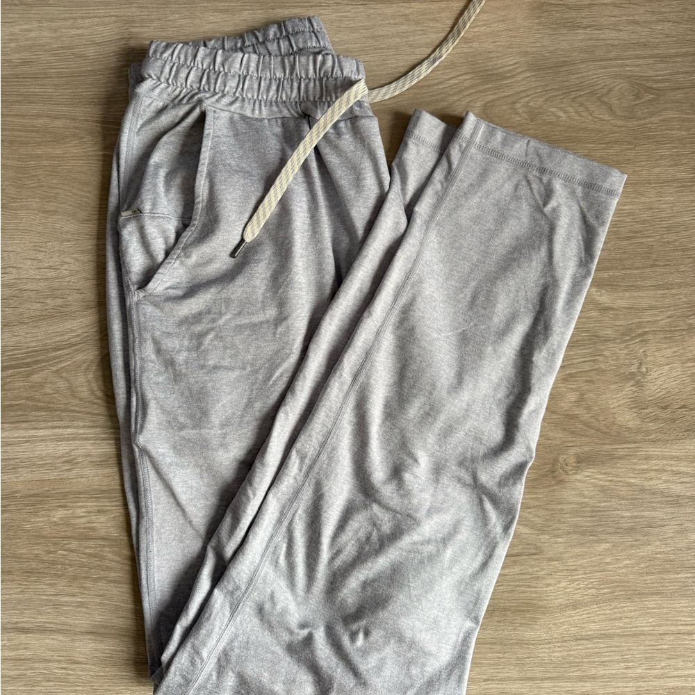 Men’s Vuori Pant - Sz Medium - Good Condition!